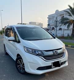 Honda Freed 2019 G Honda Sensing Top of line.