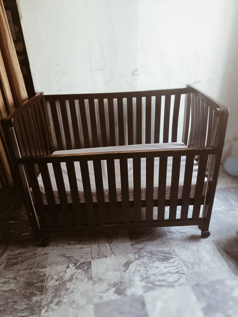 baby cradle / baby cot bed / baby crib islamabad rawalpindi 1