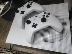 Xbox One S 1 Tb with complete box