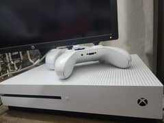 Xbox One S 1 Tb with complete box