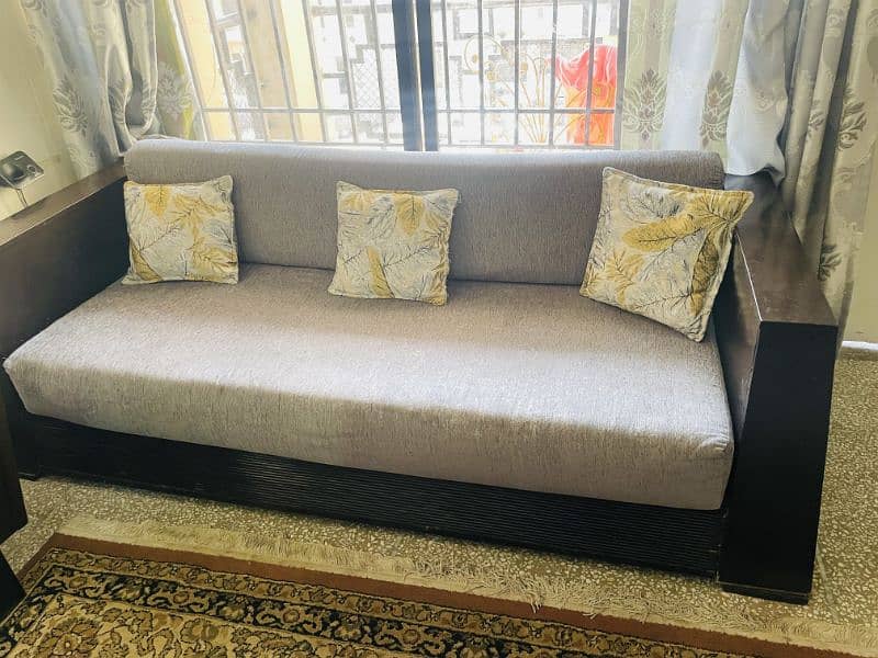 Luxury / sofa set with a big center table /modern 3