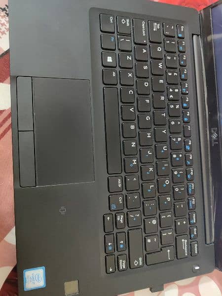 Dell 7390 i7 8th generation Laptop for sell 1