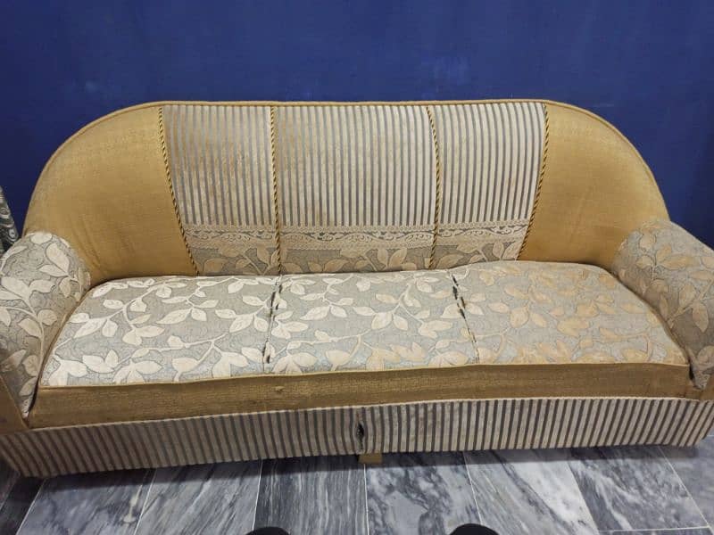 5 Seater Sofa Set, good condition 3