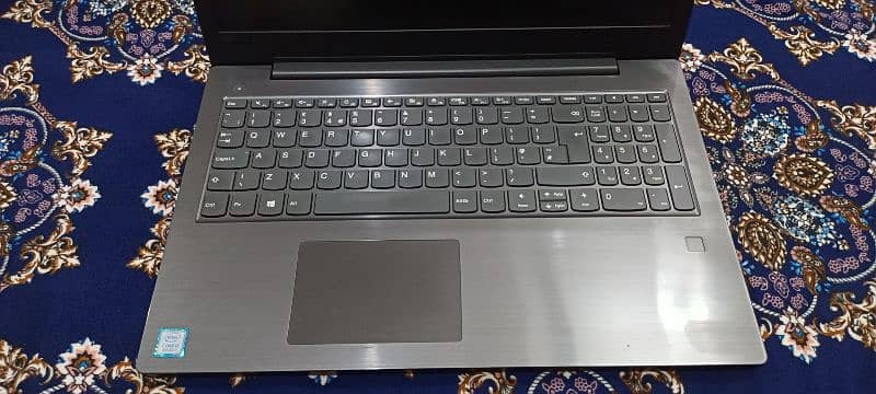 Lenovo V330 Series i5-8th gen 0