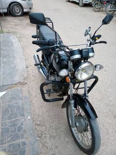 Suzuki GS 150 2014