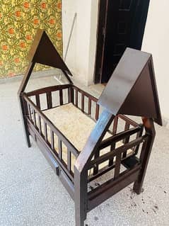 baby cot