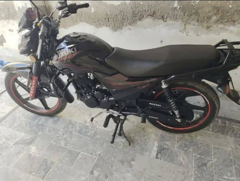 Suzuki GR150 Black Color 2