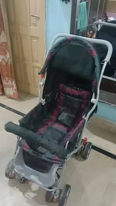 stroller in black clr