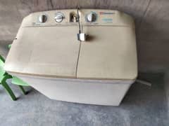 dawalance semi automatic Washing machine and spinner.