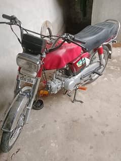 bike bilkul ok hai. . saaf halat main. duble saman