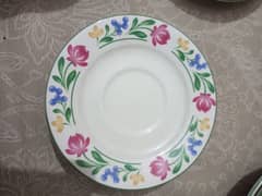 16 pieces dinner set condition 10/10