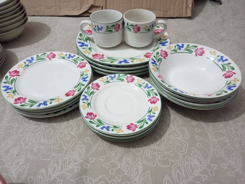 16 pieces dinner set condition 10/10 5