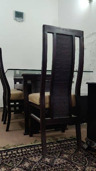 6 Seater Modern Dining Table In Reasonable Price 3