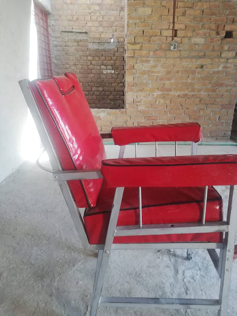 Salon Chair, Barber Chair, beauty parlor Chair 1