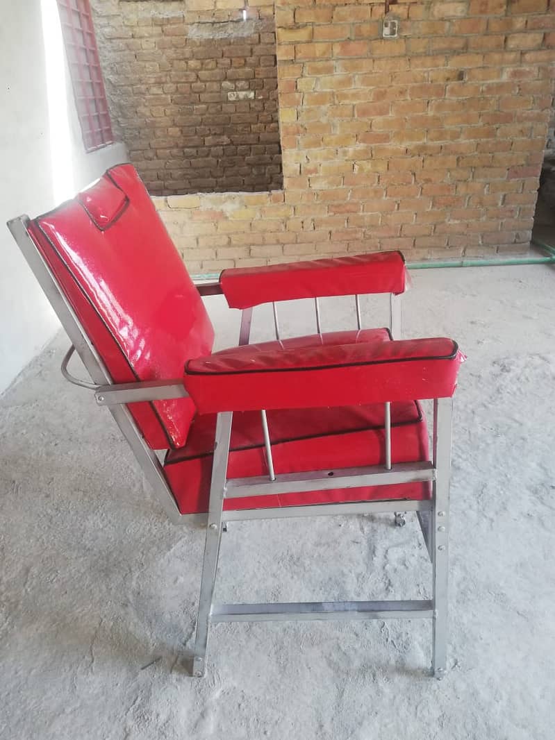 Salon Chair, Barber Chair, beauty parlor Chair 3