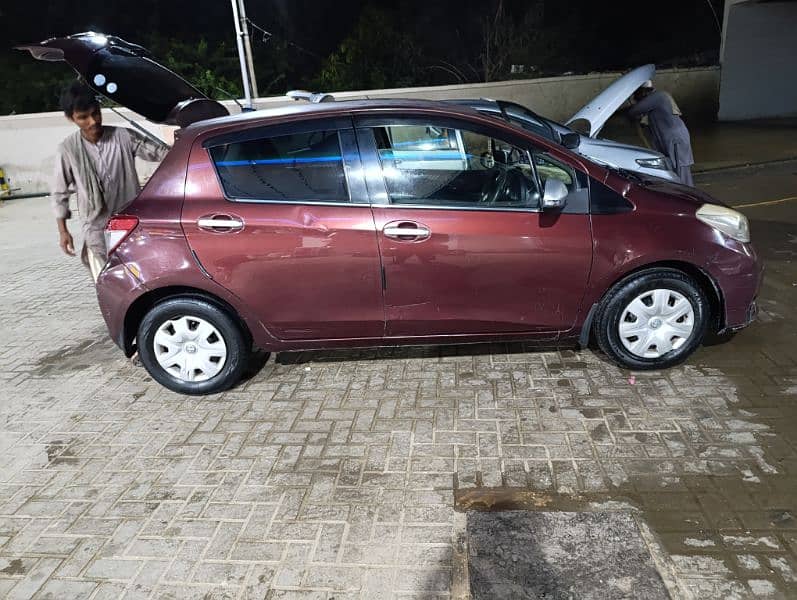 Toyota Vitz 2011 5