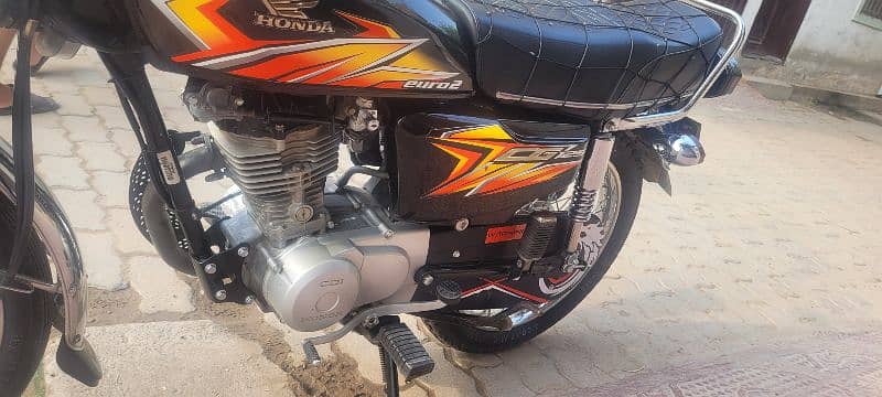 Honda 125 21/22 Model Black Colour 2