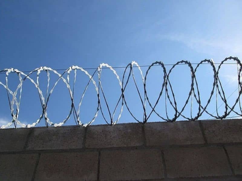 Chain Link Fence Razor wire Barbed wire Jali 7