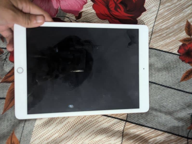 Ipad 8 8 generation 128 gb with box 2