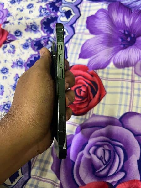 I phone 13 Non PTA JV 128 GB 4 months sin time available 2