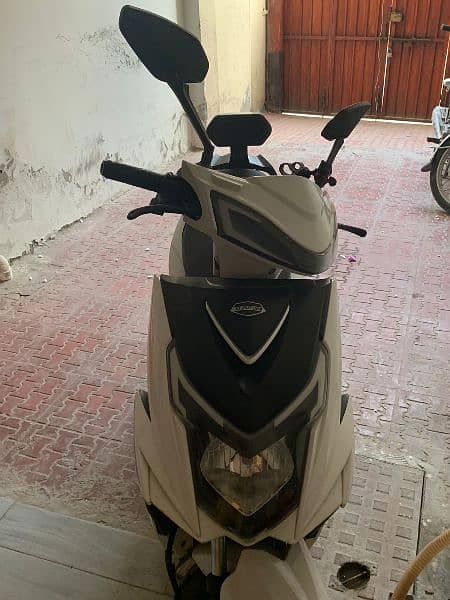 ELECTRIC SCOOTY WITH lithium iron phosphate baterry 0