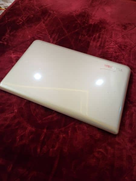 TOSHIBA SATELLITE L75 17 LAPTOP IN GOOD CONDITION 1