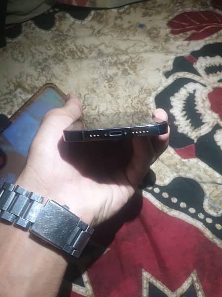 Urgent sell iphone 12 pro 7