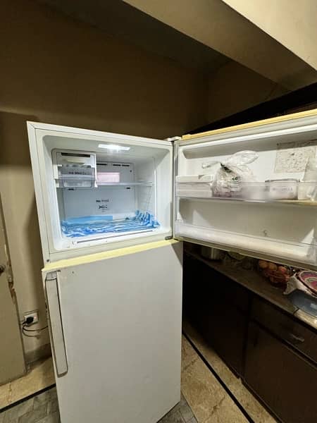 Samsung fridge imported no frost Amazing Condition 9/10 Buy and use 3