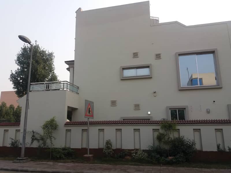 10 Marla Brand New House For Rent In Bahria Town Lahore 8