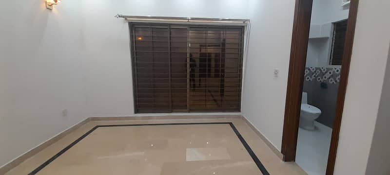 10 Marla Brand New House For Rent In Bahria Town Lahore 18