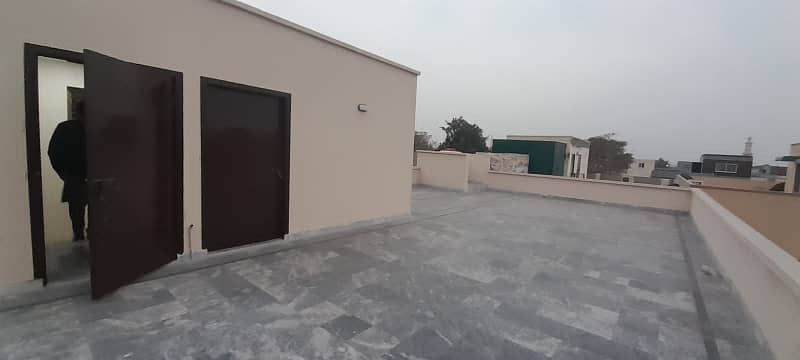 10 Marla Brand New House For Rent In Bahria Town Lahore 22