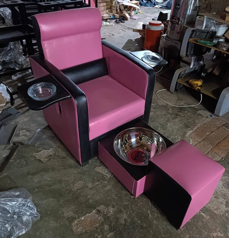 Saloon Chair/Parlour Chair/Facial Bed/Shampoo Unit/Pedicure/Trolley 11