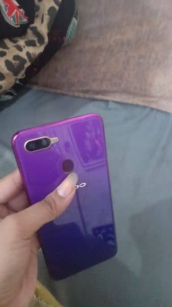 oppo F9 pro only mobile 10/10 7