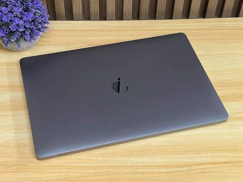 MacBook pro 2016 16inch i7 16gb 512gb Shop at OS laptops store 1