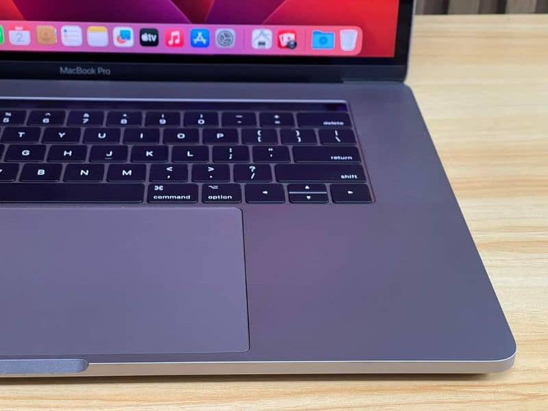 MacBook pro 2016 16inch i7 16gb 512gb Shop at OS laptops store 2