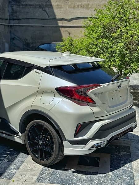 Toyota C-HR 2019 4