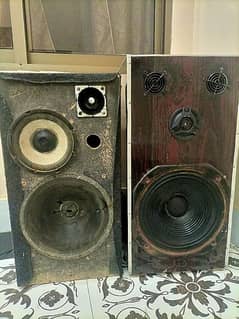 10 inches pair woofer's  loude & heavy bass