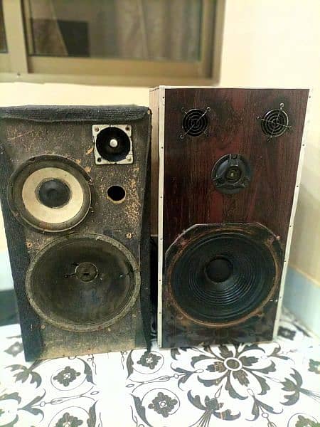 10 inches pair woofer's  loude & heavy bass 1