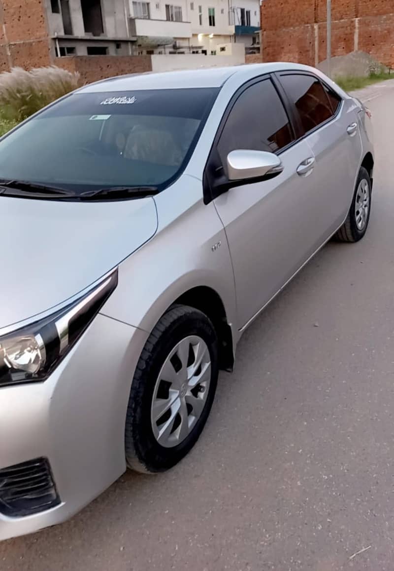 Toyota Corolla GLI 2017 Used 3