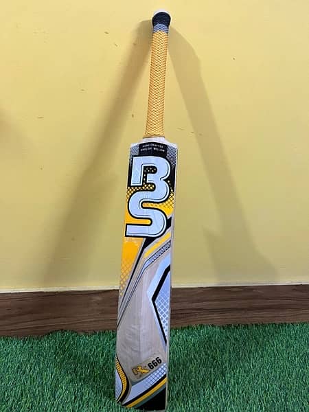 Hardball cricket bat 0