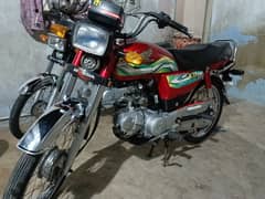 Honda CD 70 red colour only 6476km done 2022/23 like new