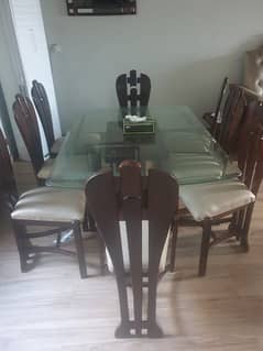 dinning table 8 seater 10/10 condition