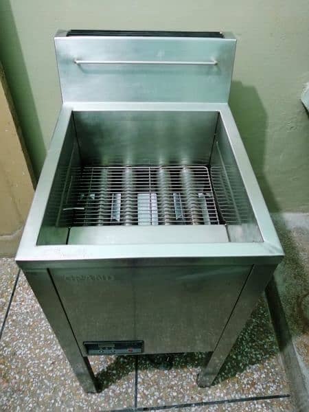 3T 24L commercial Fryer made SB Kitchen Engineering pizza oven dough m 5