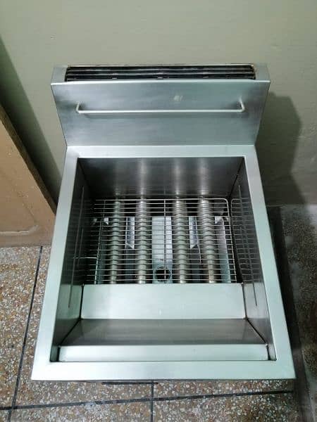 3T 24L commercial Fryer made SB Kitchen Engineering pizza oven dough m 12