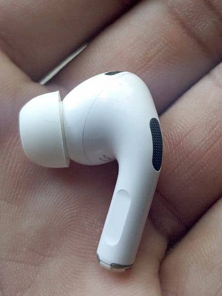 Airpods pro 2nd generation with Magsafe charging case 3