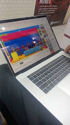 MacBook Pro 2.9 GHz Quad-core Intel core i7