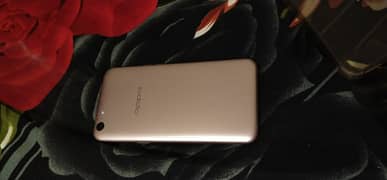 Oppo A71 2GB RAM 16GB storage golden colour mein