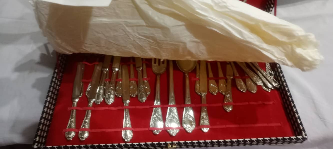 Cutlery Box Set 4