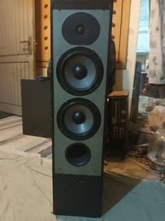 Paradigm monitor 7se III speakers