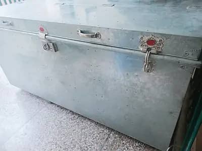 2 Adad 5 foot peti sath 2 trunk 2